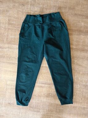 Beyond Yoga Spacedye Midi Jogger Pants Forest Green Women’s L Athliesure